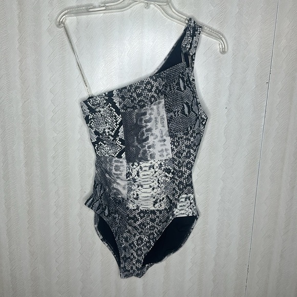 🦋 MICHAEL KORS SNAKESKIN PRINT SHIRRED ONE SHOULDER MAILLOT SWIMSUIT size 12 - Picture 2 of 6
